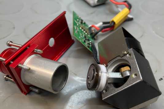 So sieht eine elektrische Luftpumpe von innen aus