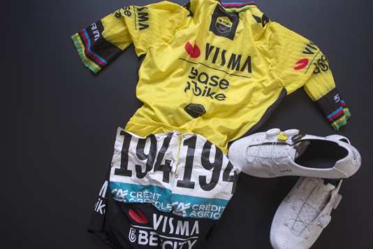 Renndress von Marianne Vos und Wout Van Aert samt Startnummer
