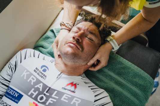 Kaider führt Rennen nach 3300 Kilometern weiter an