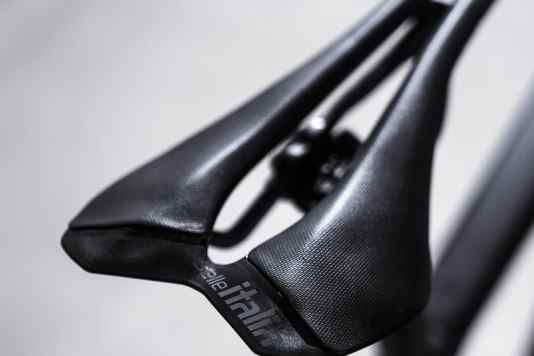 Selle Italia präsentiert SLR Racing Replica mit Carbon-Skelett