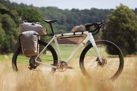 Neue Bikepacking-Taschen von Tailfin