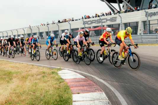 Premiere auf Porsche Rundstrecke Leipzig