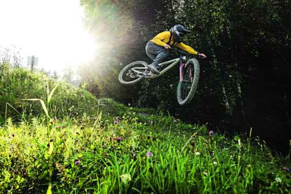 Die besten Freeride-/Downhillbikes aus BIKE-Tests