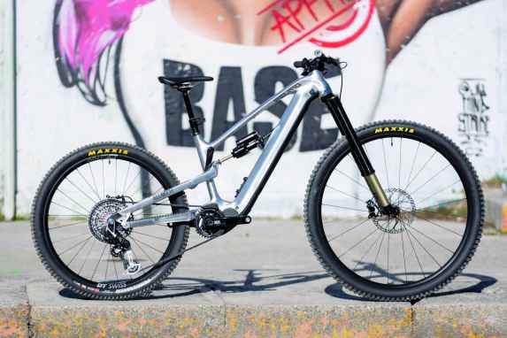 6 neue Bikes mit 32” Laufrädern