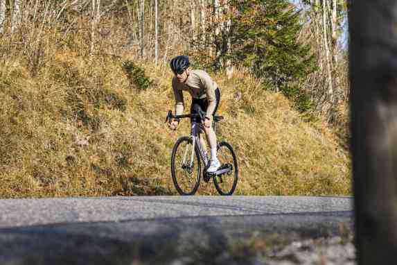 Canyon Endurace CF 7 AXS mit Sram Rival AXS im Test