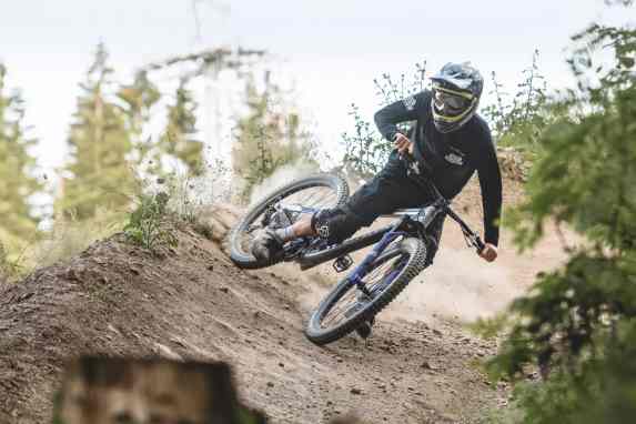 So bewältigen Sie sicher alle Hindernisse im Bikepark