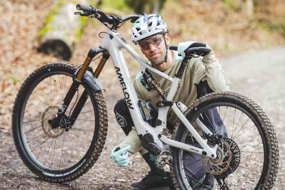 "Come on Avinox, that's better!"