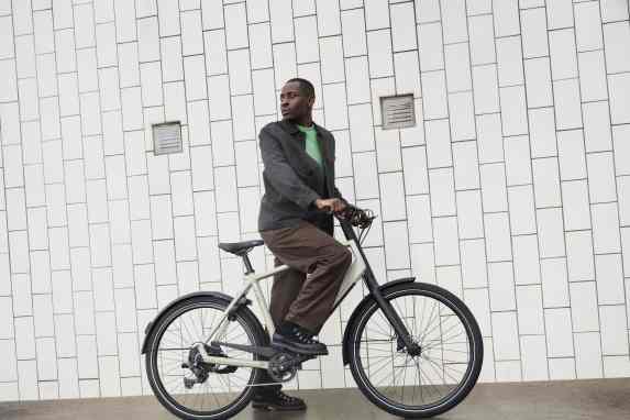 Der Nächste bitte! Gazelle Curb Urban E-Bike mit neuem Bosch-Hinterradmotor