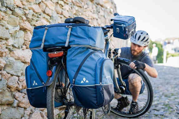 Fahrradtaschen, Zelte und Co. einfach mieten statt kaufen?