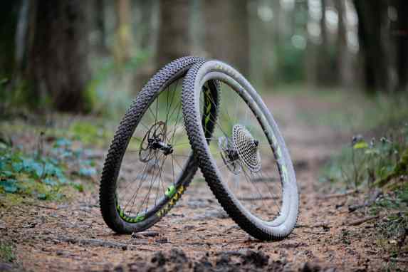 6 MTB-Komponenten im Dauertest