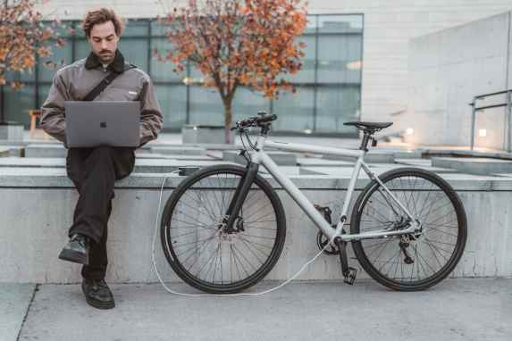Ultraleichtes E-Bike erhält USB-C zum bequemen Laden