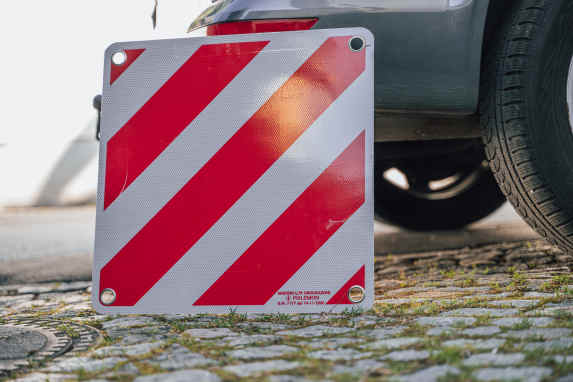 Warntafel am Fahrradträger weiterhin Pflicht