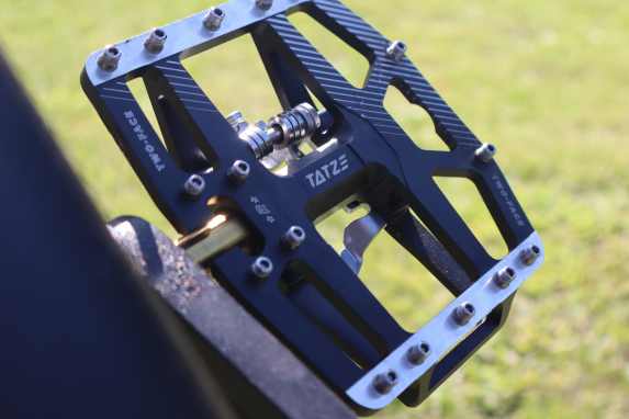 A review of the reissued super-lightweight pedal with excellent grip