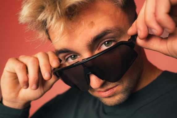 6 Sonnenbrillen für jeden Gesichtstyp im Test