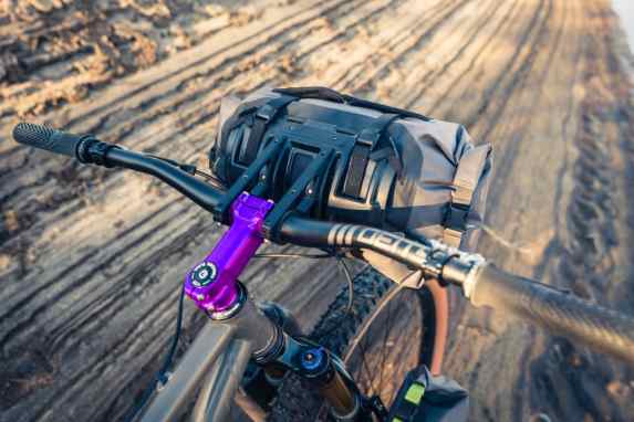 Robuste Bikepacking Lenkerhalterung