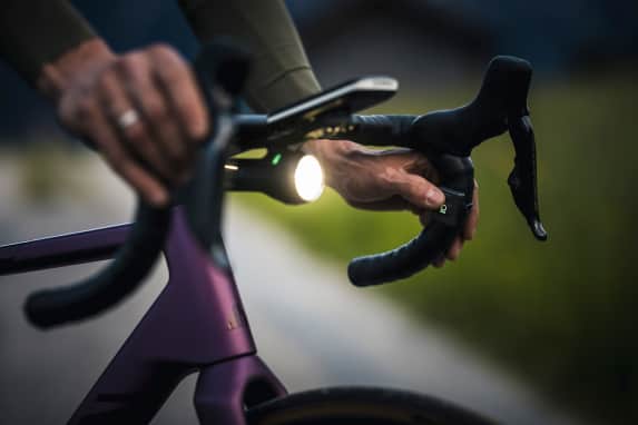 1100 Lumen StVZO-Frontlicht mit Fernlicht-Funktion