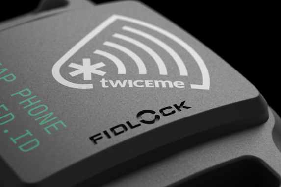 Notfallinfos über Fidlock-Helmschnalle mit NFC