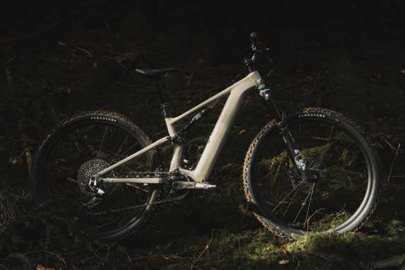 Specialized Levo R Comp Alloy E-MTB für 6499 Euro