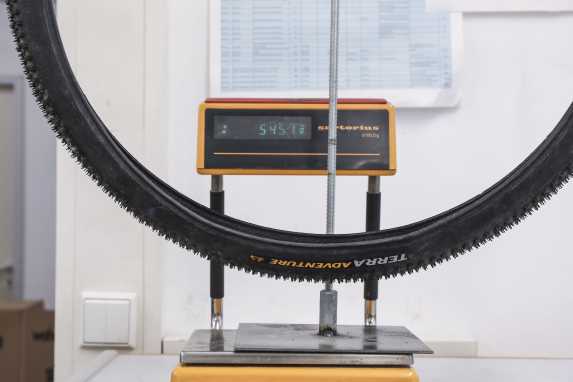 Durable gravel tyre that doesn't shy away from anything?