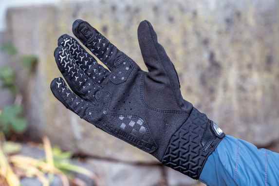 Warm, griffig und ideal fürs Trailbiken im Winter