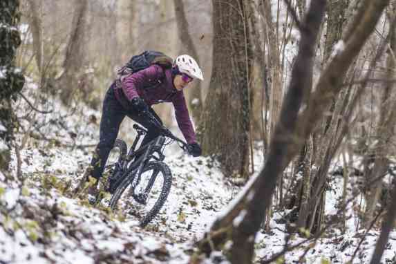 Bekleidung und Zubehör für kalte Wintertage