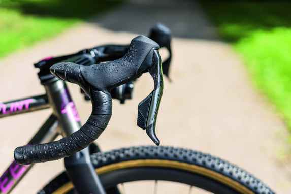 GPS-Computer, Helm, Lenkerband, Smartwatch & Schuh im Test