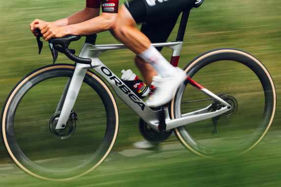 Lotto-Intermarché zeigt neues Rad vor Tour-Start