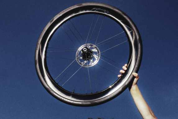 Campagnolo präsentiert All-Road-Laufrad Zonda Carbon