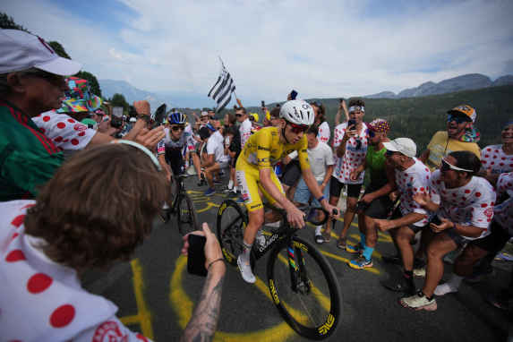 Vingegaard, l'un des favoris, contraint à l'abandon après une chute au Tour de France