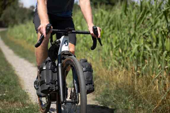 Gravel suspension forks for retrofitting