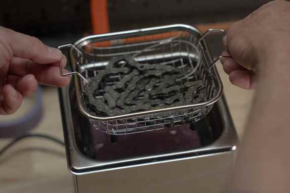 Dynamic ultrasonic cleaner for hot wax enthusiasts