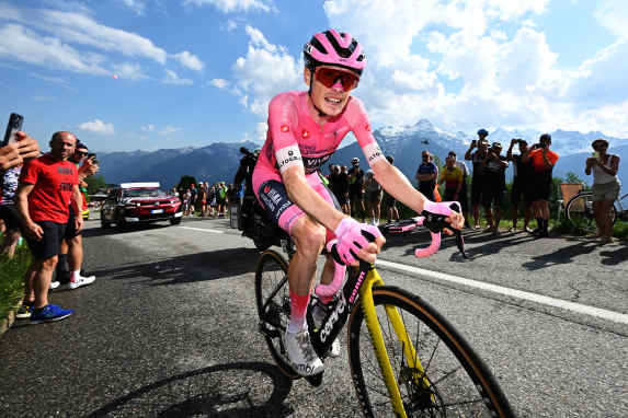 Vingegaard gewinnt auch in Rosa
