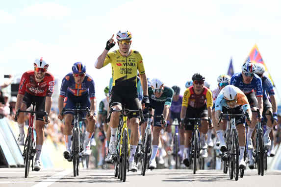 Van Aert nutzt die einzige Sprintchance