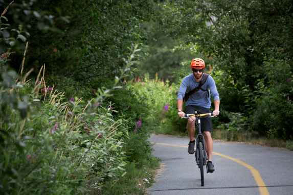 Mit dem Rad Stress abbauen und bares Geld sparen