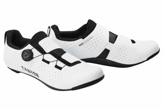 Road bike and gravel shoes for 160 euros
