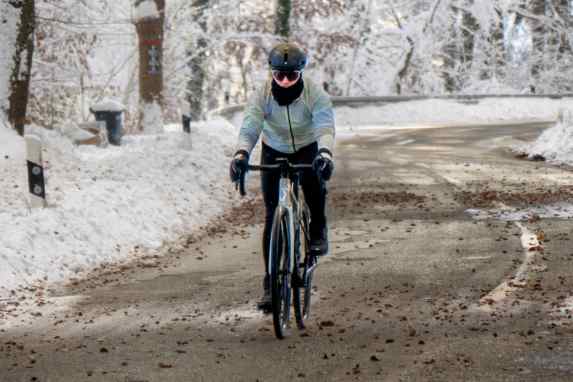 19 praktische Teile, um nicht mehr zu frieren auf der Wintertour
