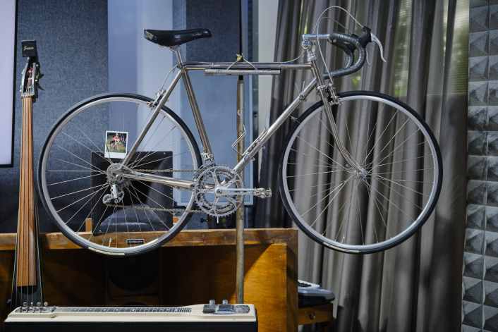 Kraftwerk-Rennrad aus Musikvideo erzielt hohen Preis