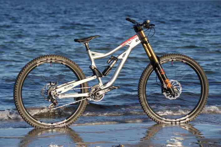 Der erste 29 Zoll Downhiller…