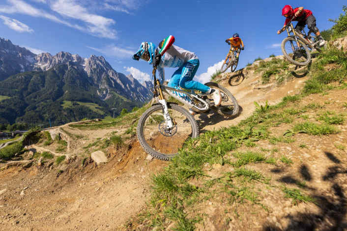 6 Bigbikes im Test feat. Worldcup-Racer Stefan Garlicki