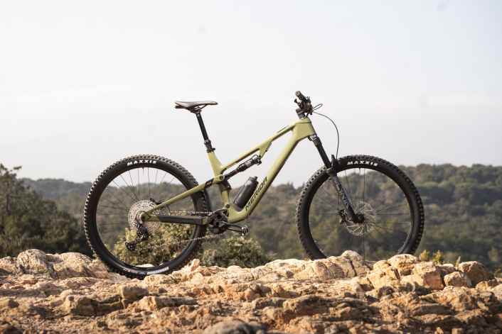 Das Merida One-Forty 6000 im All-Mountain-Vergleichstest