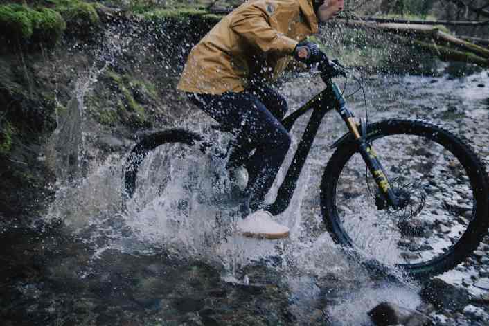 Robuste Regenjacke für Schmuddelwetter im Test