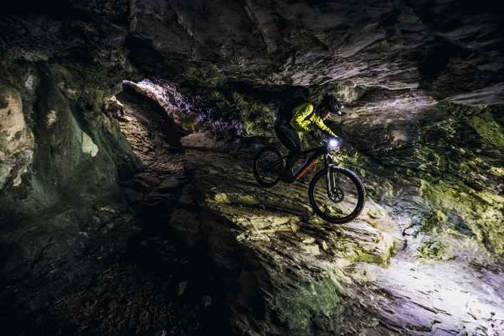 Die besten Trail-Leuchten fürs Biken im Dunkeln
