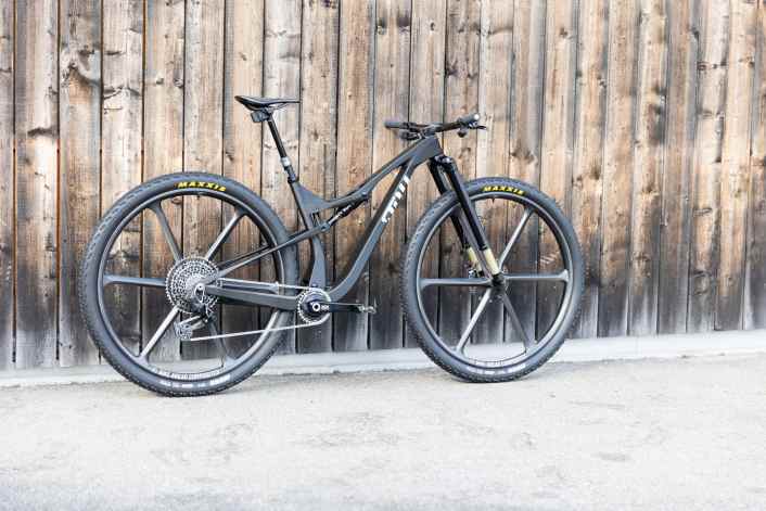 Das erste Carbon-Fully mit 32-Zoll-Laufrädern - geht es in Serie?