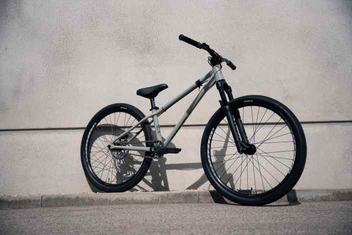 Stahl-Dirtbike zum fairen Preis