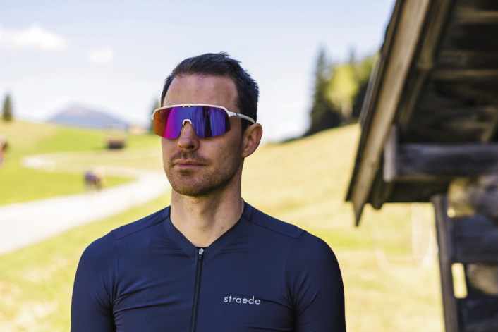 Praktische Gadgets - Fitness-Armband, Radbrille, Lenkerband, Minikompressor & Mini-Klingel