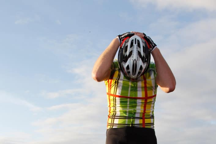Nackenschmerzen beim Rennradfahren - was hilft?