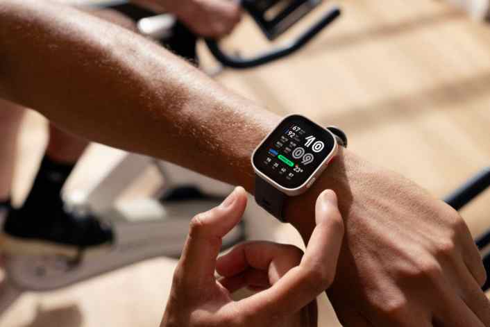 Amazfit Bip Max - fitness motivation on the wrist