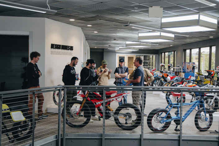 Guided tour from Schwarzenegger bike to wind tunnel