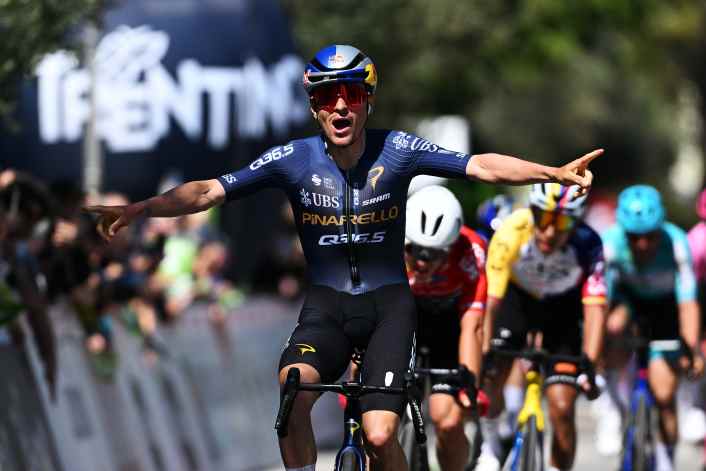 Pidcock strikes back