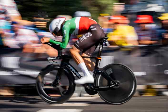 Why the Yellow Jersey becomes a handicap in the time trial